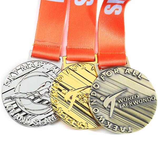 https://www.kingtaicrafts.com/custom-triathlon-medals/