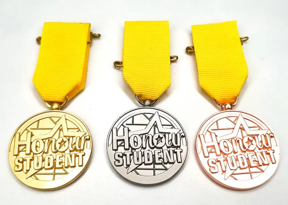 https://www.kingtaicrafts.com/custom-graduation-medals/